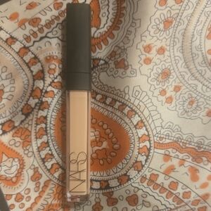 NARS Radiant Creamy Concealer - Shade Light 1.25